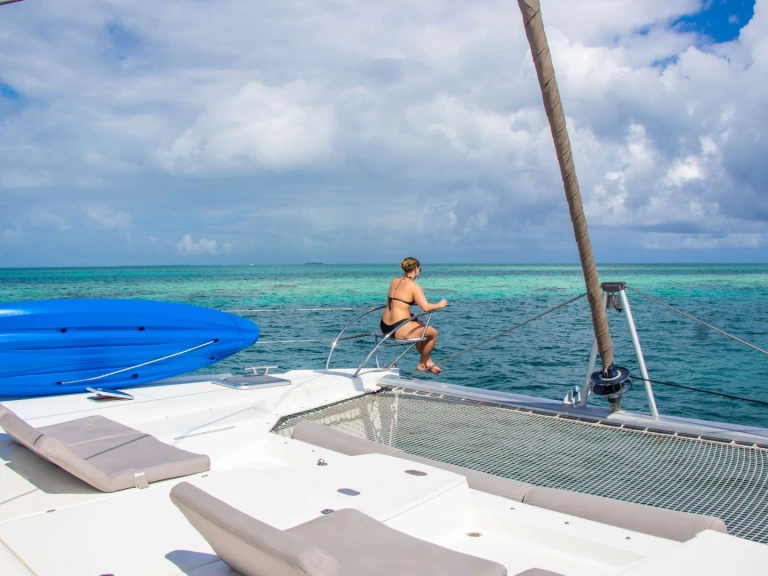 Pronajmout si Fountaine Pajot Discover v Belize City