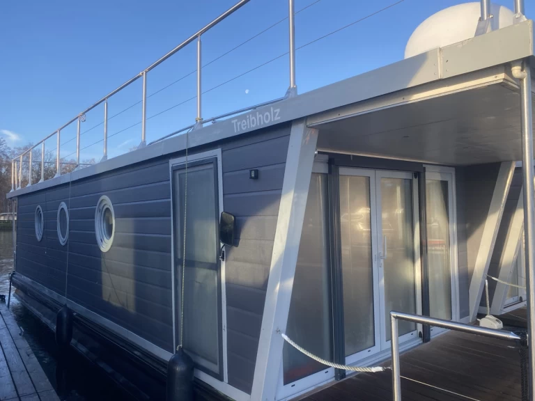 Pronájem lodi Waren (Müritz) lákavé ceny Woma D13 - Standard