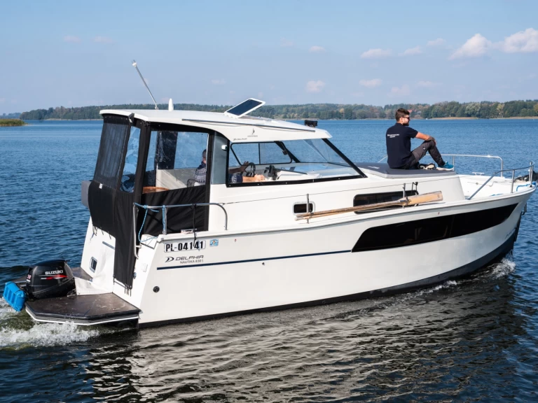 Pronájem Motorová loď nautika s licencí