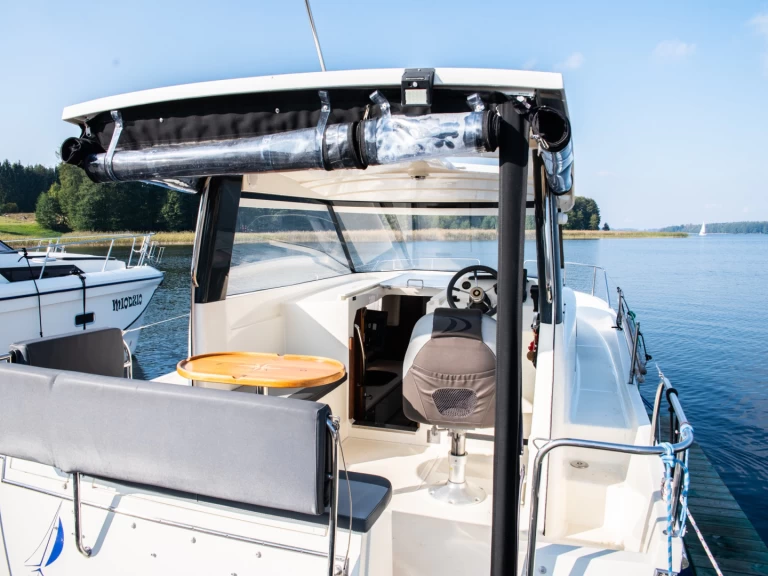 nautika 830 jednotlivci a charterové společnosti v Ogonki