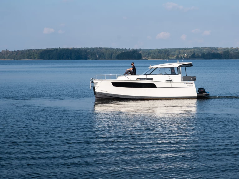 Pronájem jachty v Ogonki -nautika 830 na Samboatu