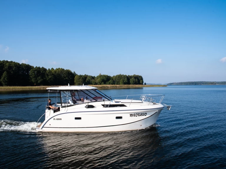 Pronájem lodi Ogonki lákavé ceny 860