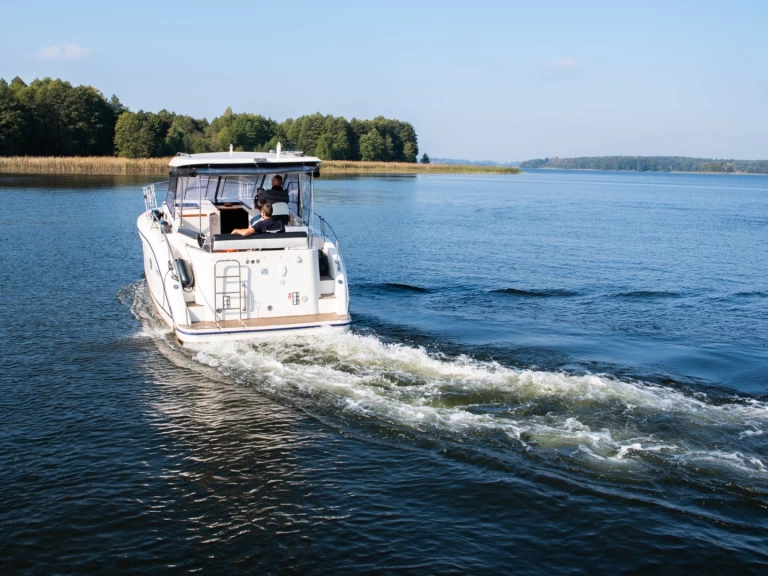 Pronájem Říční loď v Ogonki -Futura 860