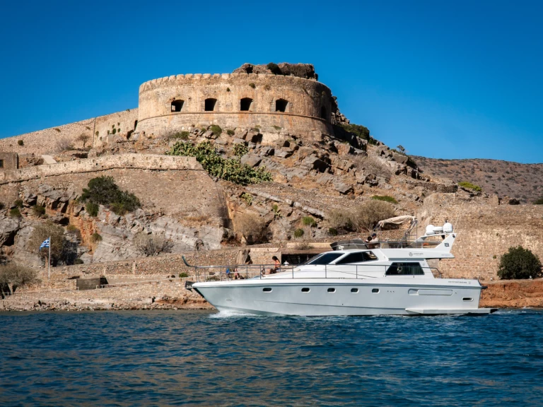 Pronájem lodi Ferretti Altura 52 S v Agios Nikolaos na Samboatu