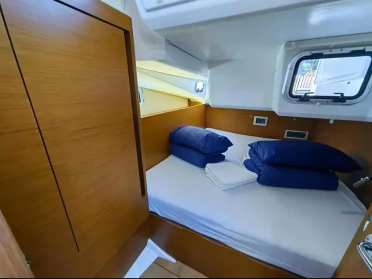 Pronájem Plachetnice Jeanneau s licencí