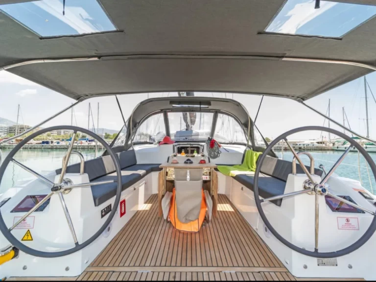 Pronájem Plachetnice Bénéteau s licencí