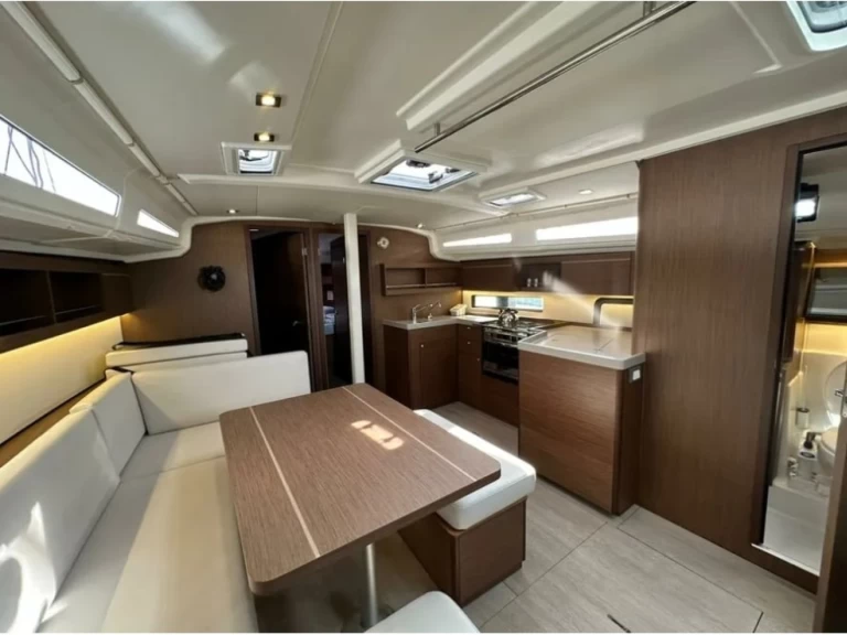 Pronájem lodi Bénéteau Oceanis 40.1 v Alimos na Samboatu