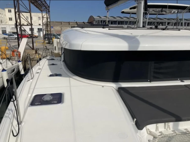 Pronajmout Katamarán se skipperem či ne Lagoon v Volos