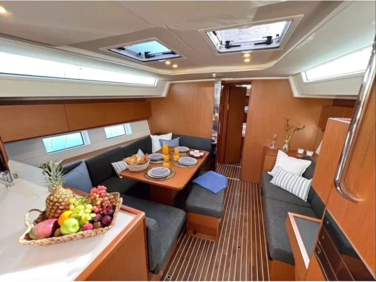 Pronájem Plachetnice Bavaria s licencí