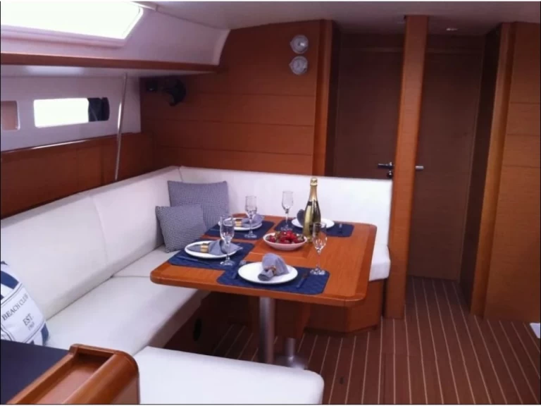 Pronájem lodi Jeanneau Sun Odyssey 469 v Alimos na Samboatu