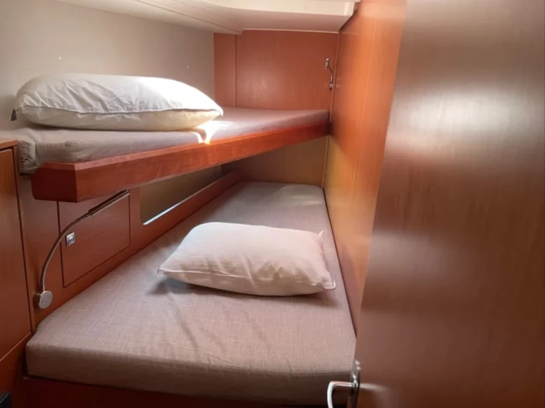 Bavaria Bavaria C45 jednotlivci a charterové společnosti v Alimos