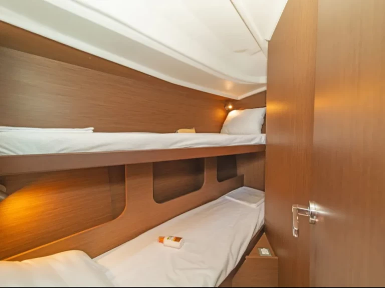 Pronájem lodi Alimos lákavé ceny Oceanis 40.1