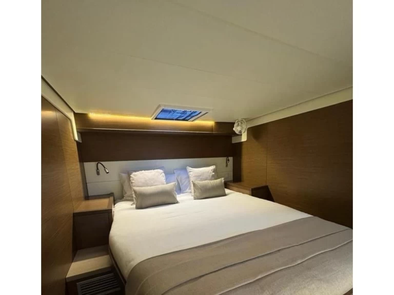 Pronájem Katamarán Lagoon s licencí