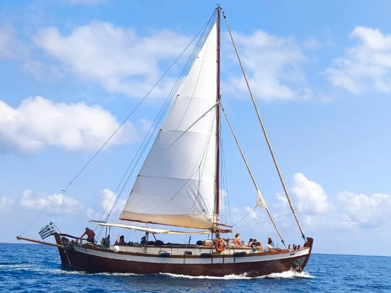 Pronajmout si  Trehantiri v Skópelos