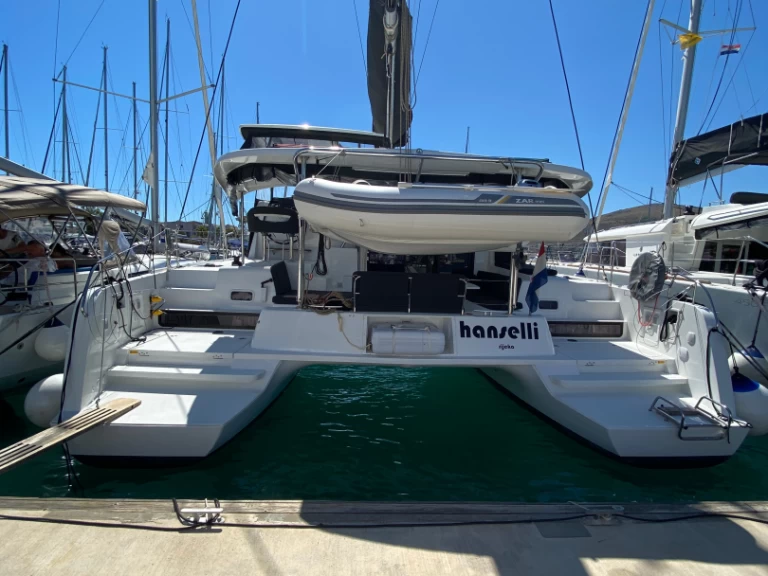 Pronájem lodi Lagoon Lagoon 42 v Le Marin na Samboatu