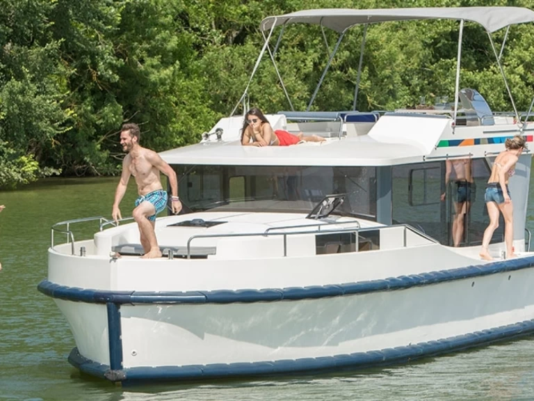 Premier Horizon 2 jednotlivci a charterové společnosti v Jarnac