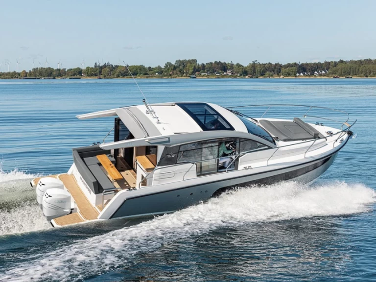 Pronajmout Motorová loď se skipperem či ne Sealine v Biograd Na Moru