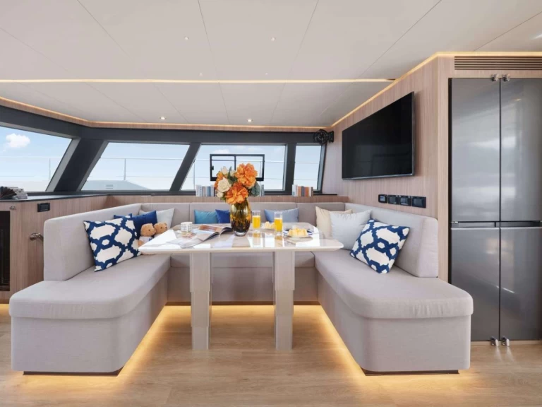 Pronájem Jachta HeySea s licencí