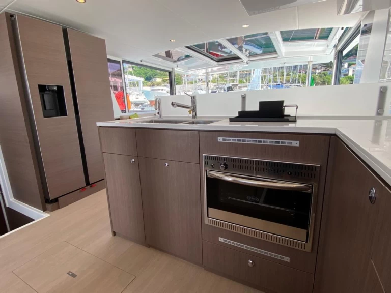 Pronájem Katamarán Bali s licencí