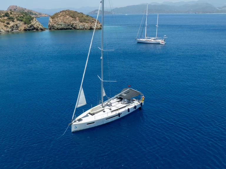 Pronájem lodi Fethiye lákavé ceny Sun Odyssey 490