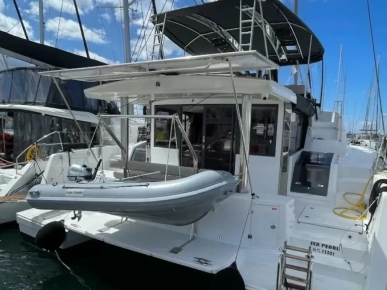 Bali Bali 4.8 jednotlivci a charterové společnosti v Alimos