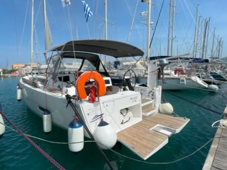 Pronájem lodi Dufour Dufour 390 v Lefkáda na Samboatu