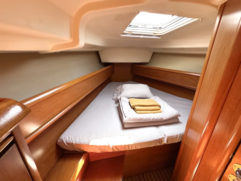 Pronájem Plachetnice Jeanneau s licencí