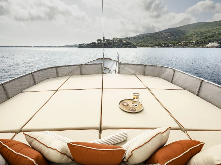 Pronájem lodi Castellammare di Stabia lákavé ceny Pacific Class 85