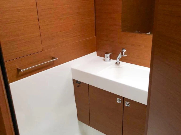 Pronájem Plachetnice Jeanneau s licencí