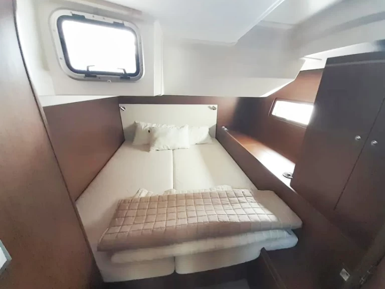 Pronájem lodi Alimos lákavé ceny Oceanis 51.1