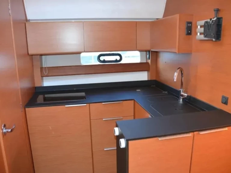 Bavaria Bavaria Sport 450 HT jednotlivci a charterové společnosti v Donji Seget