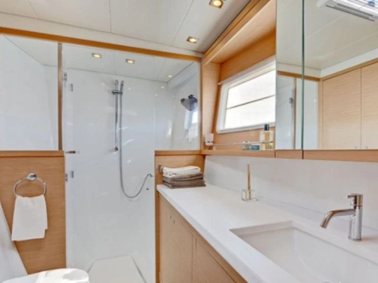 Katamarán k pronájmu v Lavrio za nejlepší cenu