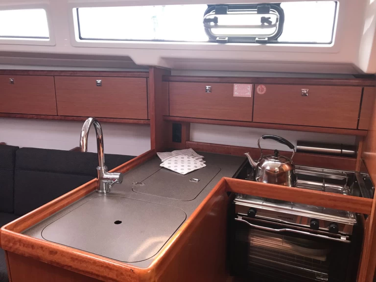 Pronájem Plachetnice Bavaria s licencí