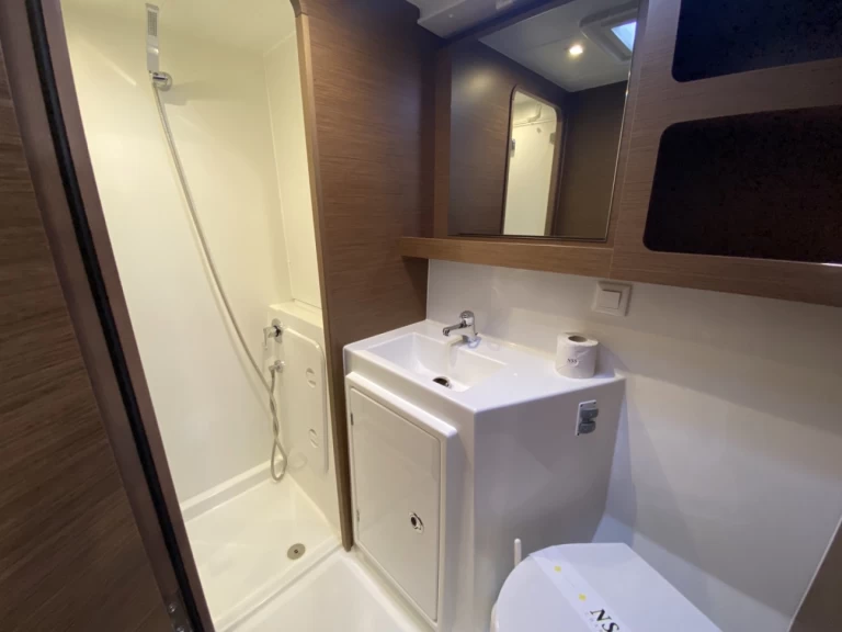 Pronájem Katamarán Lagoon s licencí