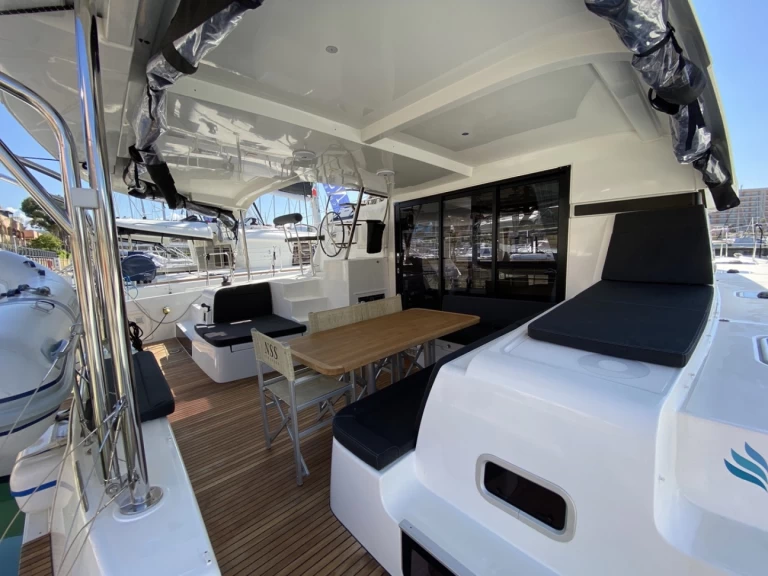 Katamarán k pronájmu v Cugnana Verde za nejlepší cenu