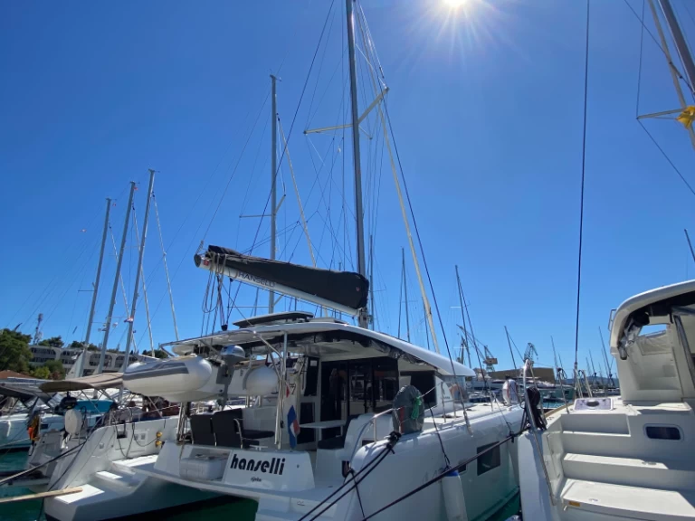 Lagoon Lagoon 42 jednotlivci a charterové společnosti v Le Marin