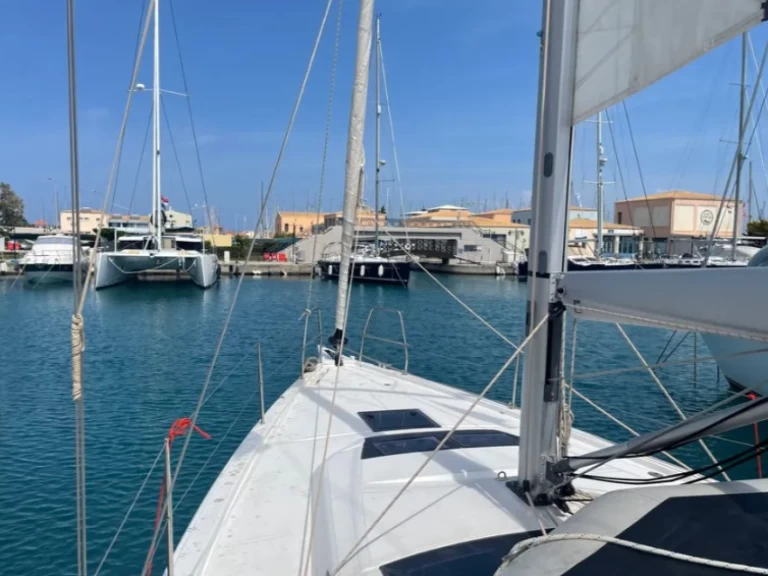 Dufour Dufour 390 jednotlivci a charterové společnosti v Lefkáda