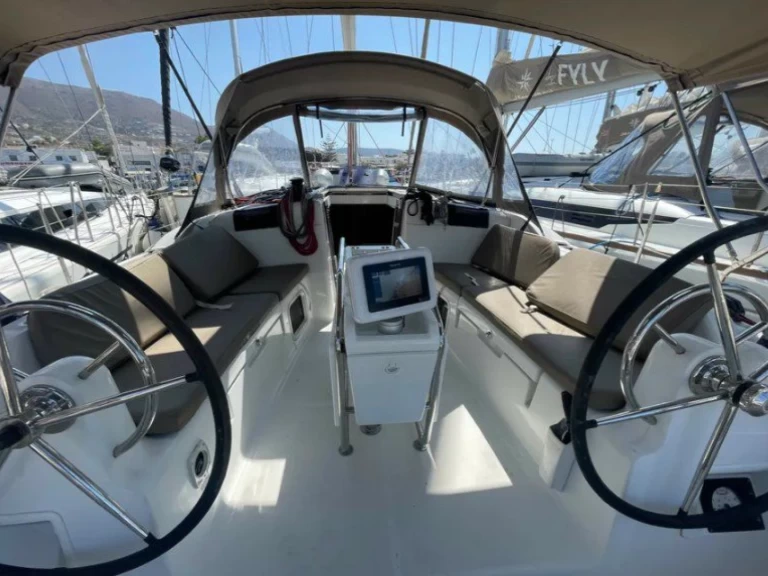 Pronájem lodi Jeanneau Sun Odyssey 419 v Paros (ostrov) na Samboatu
