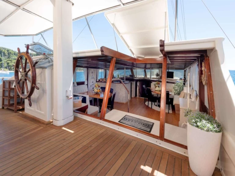 Pronajmout Plachetnice se skipperem či ne Unknown v Split