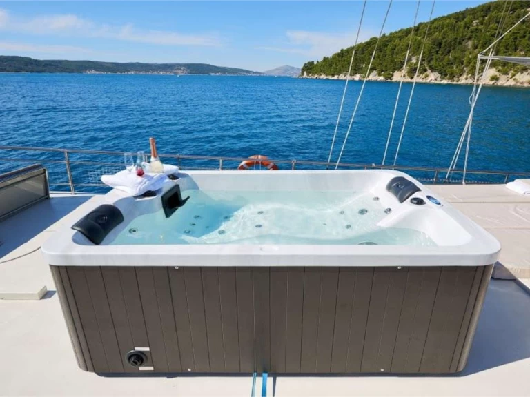 Pronájem Plachetnice Unknown s licencí