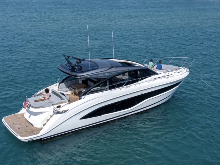 Princess Princess V55 jednotlivci a charterové společnosti v Port de Saint Tropez