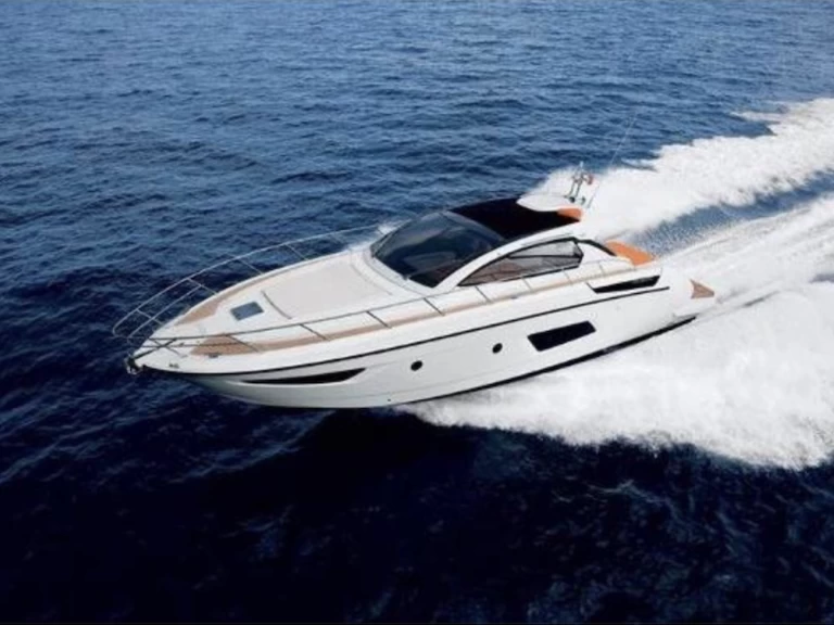 Pronajmout Motorová loď se skipperem či ne Azimut v Port de Saint Tropez