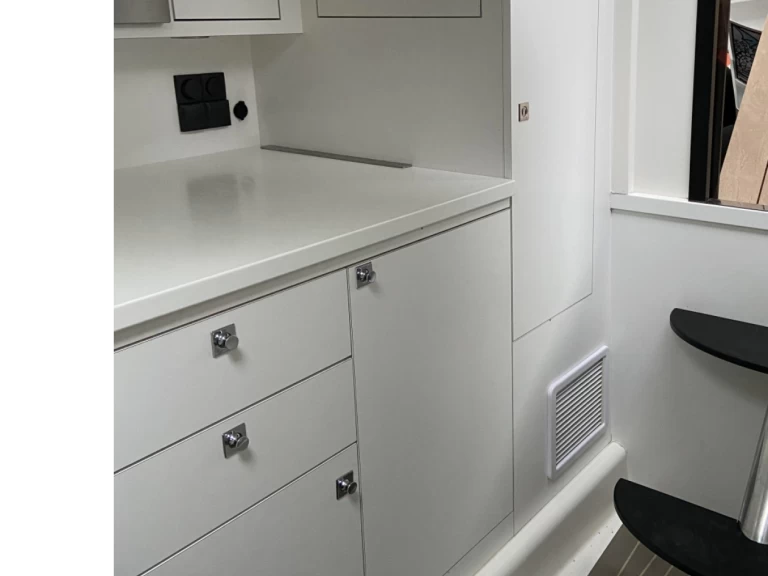 Pronájem lodi Port de Saint Tropez lákavé ceny VanDutch 40