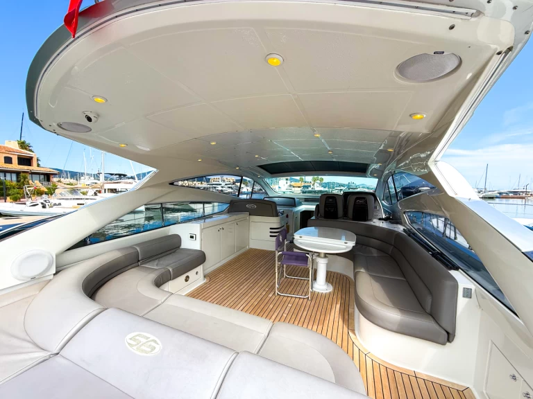 Pronájem Motorová loď persing s licencí