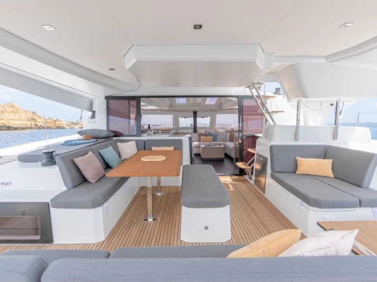 Pronajmout si Fountaine Pajot Elba 45 v Ajaccio