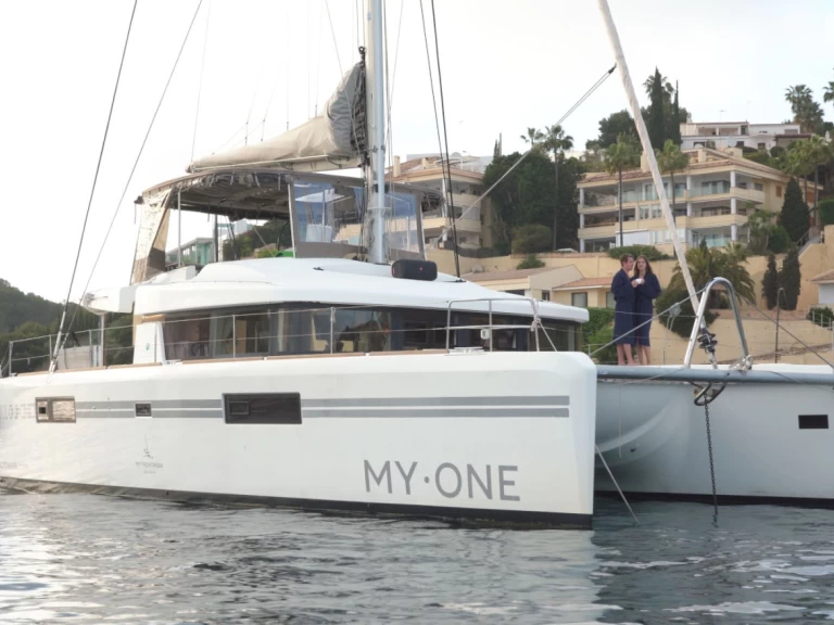 Pronájem Katamarán Lagoon s licencí