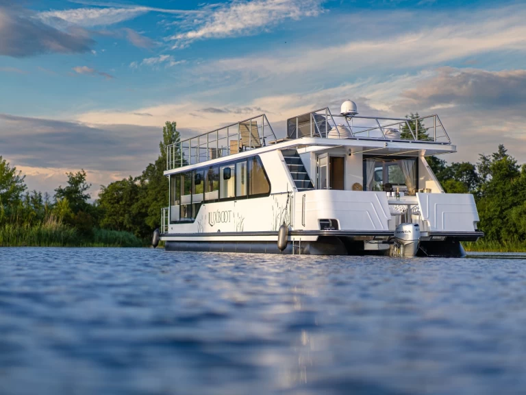 Pronajmout si Luxboot Luxboot - BT02 v Templin