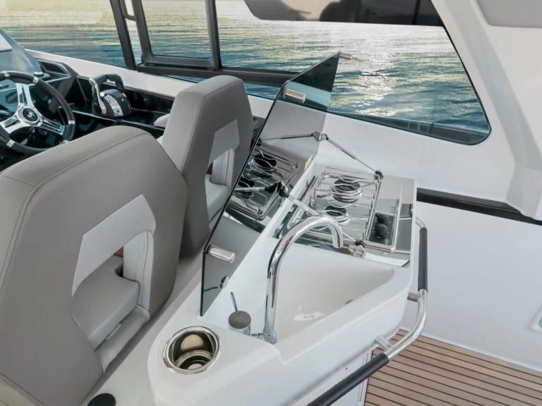 Pronájem lodi Barcelona lákavé ceny Gran Turismo 32 OB