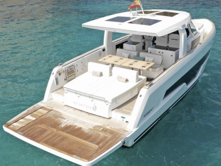 Pronajmout Motorová loď se skipperem či ne Fjord v Port de Saint Tropez