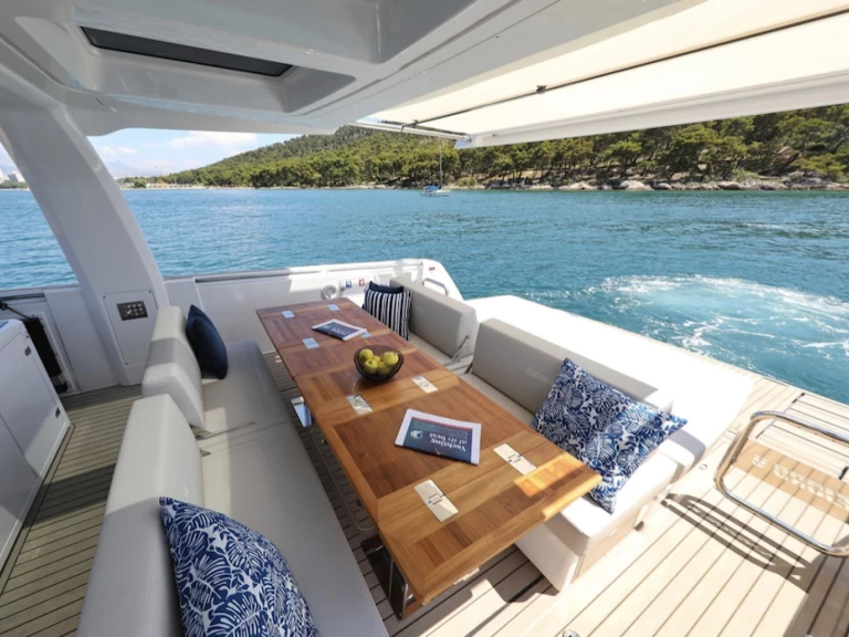 Pronájem Motorová loď Fjord s licencí